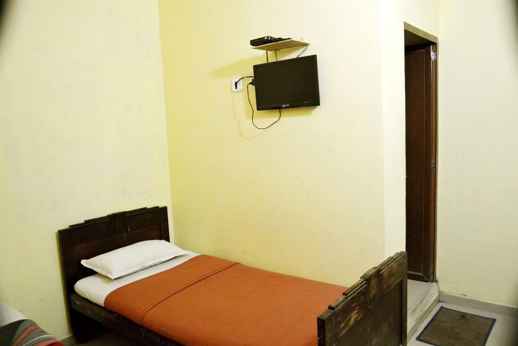 Galaxy Comforts Hotel Mysore Exterior photo