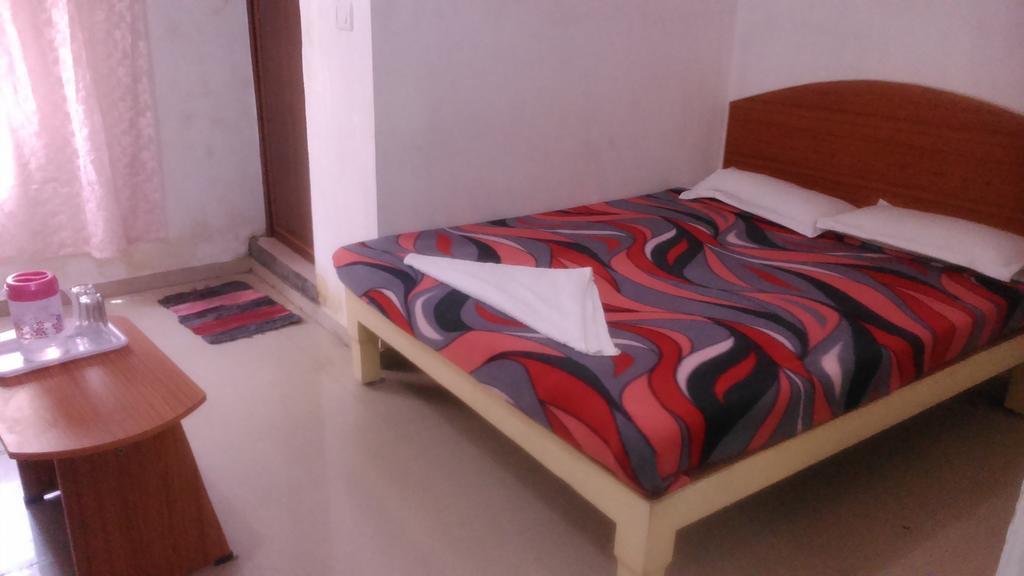 Galaxy Comforts Hotel Mysore Room photo